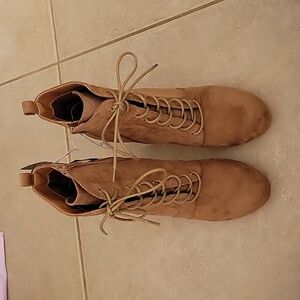 Forever 21 size 10 suede heel boots Tan color